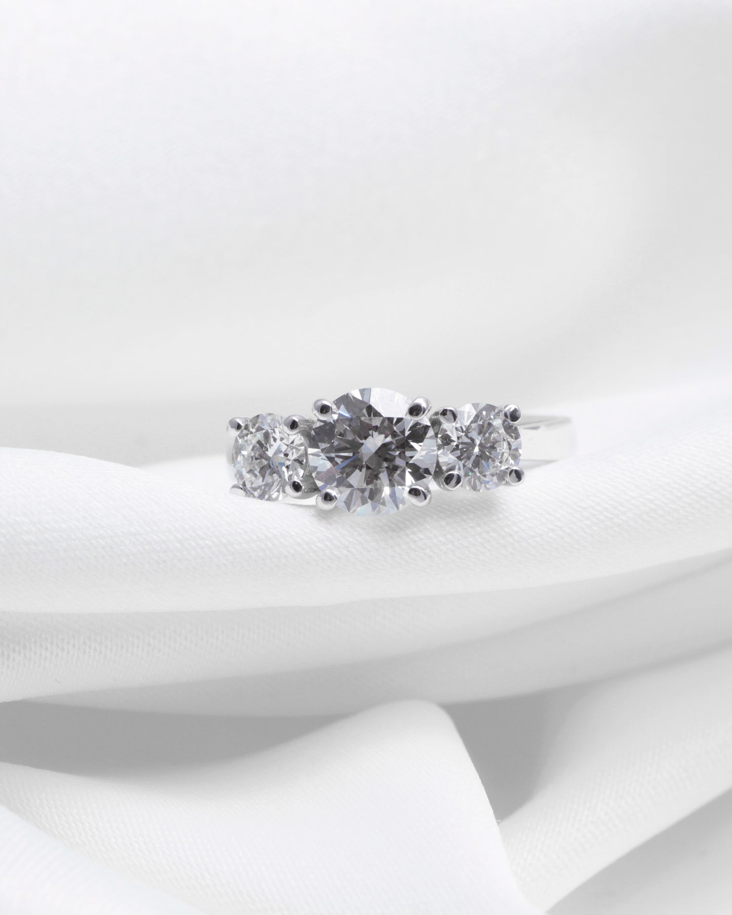 ANILLO TRILOGY 1.05CT